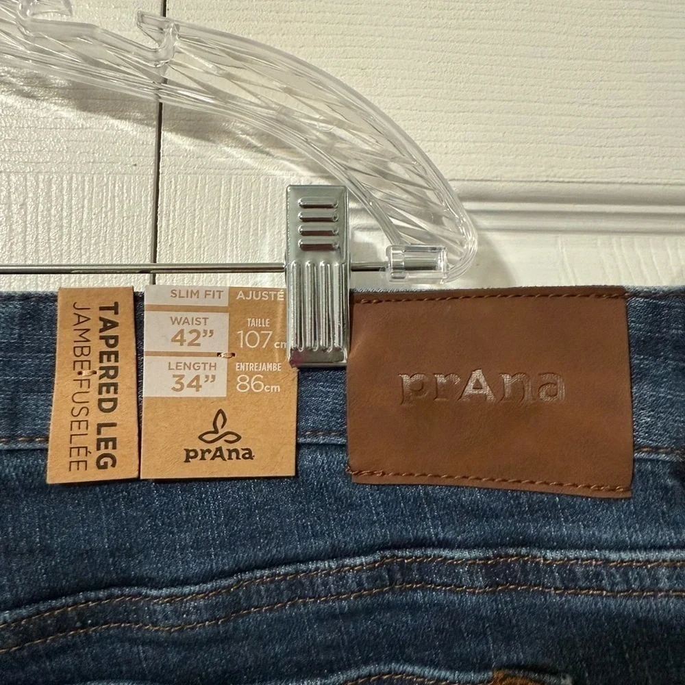 Prana Men's NWT Medium Wash Tapered Leg Hillgard Slim Jean